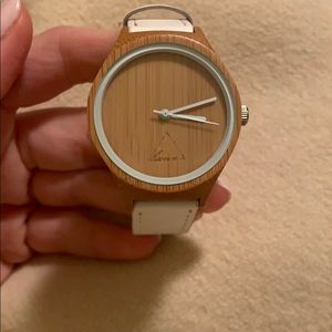 White and oak luno watch